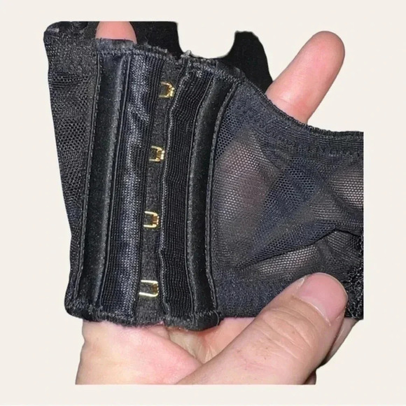 VICTORIA’S SECRET BLACK LACE‎ BRA SIZE 34D - Picture 8 of 9